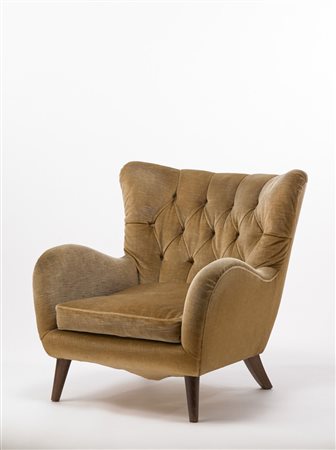 Poltrona rivestita in velluto color senape. Produzione italiana Anni 50. (cm...