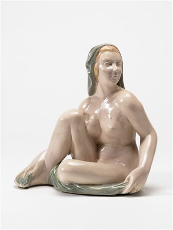 Manifattura Lenci - Donna con drappo verde, ceramica modellata a colaggio,...