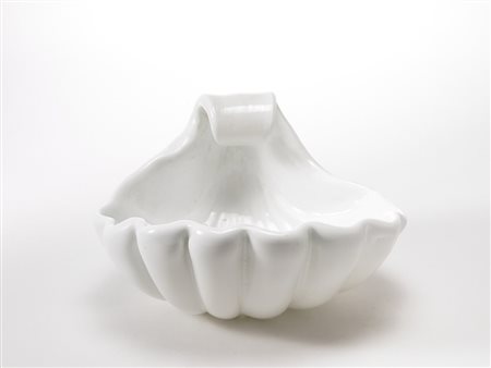 Manifattura di Murano - Conchiglia in vetro lattimo incamiciato, anni 50 (d...