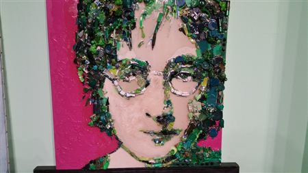 Lady Be "John Lennon" tecnica mista e assemblaggi su tavola cm 60x60....