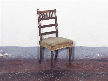 Seggiolina da bambino in legno tenero difetti