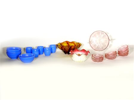 Lotto di oggetti in vetro tra cui alcuni d’epoca (22)