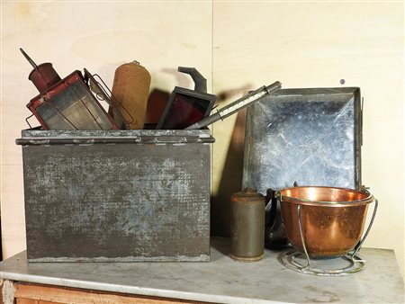 Lotto di oggetti in metallo