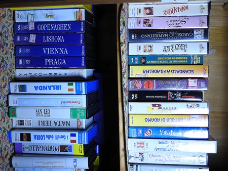 Grande lotto di videocassette