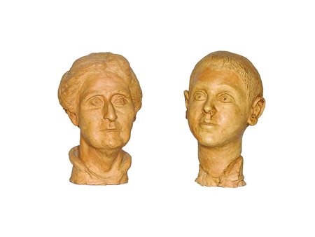 Giuliana Anzilotti Gambarini (1930-2015) Due testine in terracotta una...