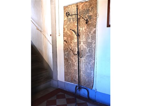 Attaccapanni da terra in ferro battuto dipinto blu, difetti h cm 190