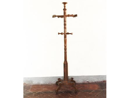 Appendiabiti in noce metà del XIX secolo fusto tornito, base sagomata su...