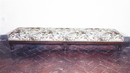 Coppia di panche da salone in noce metà del XIX secolo piedi torniti, sedute...