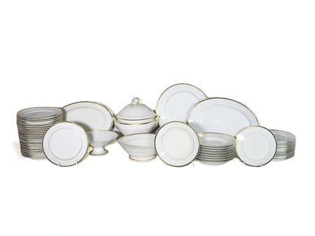 Servito di piatti in porcellana Ginori, XIX secolo bordi dorati, composto da...