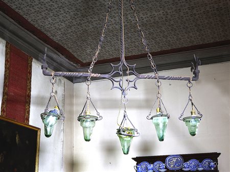 Lampadario in ferro battuto fine del XIX secolo finali realizzati come gigli...