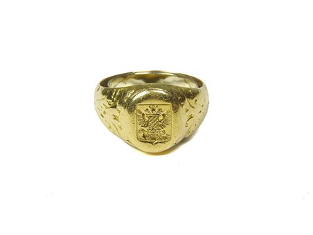 Anello chevalier da uomo in oro giallo 18 kt inciso con stemma della famiglia...