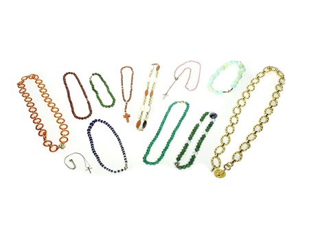 Lotto quattro collane in pietre dure, un crocifisso con cristalli ed altri...