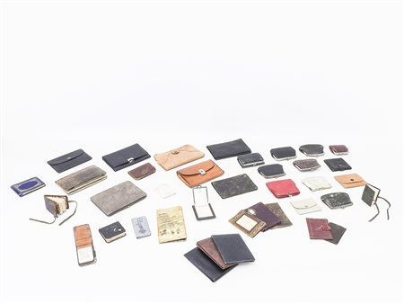 Lotto Vintage borsellini, portamonete e taccuini in cuoio e altri materiali