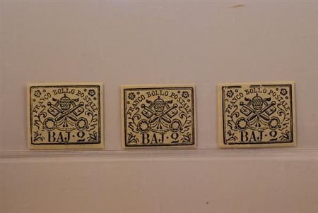 STATO PONTIFICIO - 1867, 2 baj bianco avorio (3A) tre esemplari.(GOMMA INTEGRA)