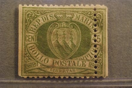 SAN MARINO - 1892, Stemma 45 c.verde oliva (18) con dentellatura verticale...
