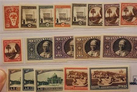 VATICANO - 1933, Giardini e medaglioni, 18 valori cpl. (19/34+E3/4).(GOMMA...