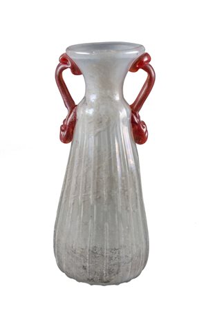 VASO in vetro Murano. XX secolo Misure: h cm 26,5