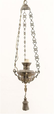 DUE LAMPADE votive in metallo. Sicilia XIX secolo Misure: h cm 70