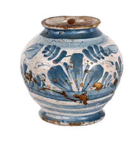 PICCOLA BOCCIA in ceramica smaltata e decorata nei toni del blu (difetti)....
