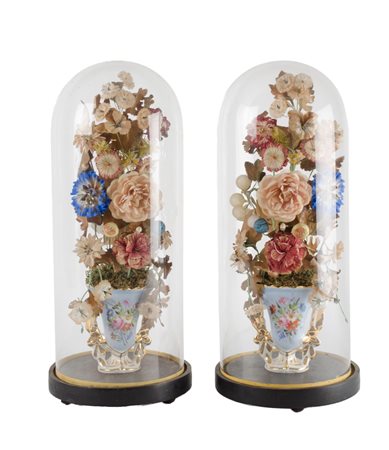 COPPIA VASETTI Luigi Filippo in porcellana decorata con composizioni di fiori...