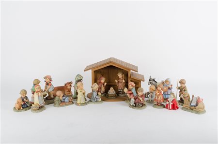 PRESEPE in biscuit policromo composto da 19 sculturine (manifattura Berta...
