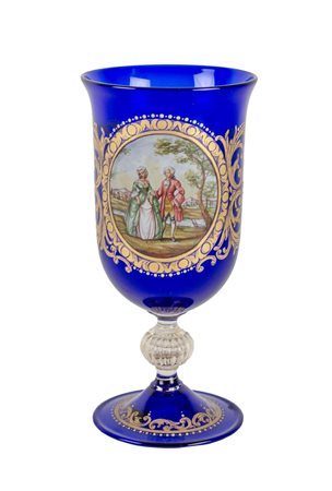 CALICE in vetro soffiato dipinto con scena galante, decori e lumeggiature in...