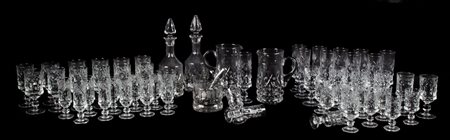 SERVIZIO BICHIERI in cristallo composto da 2 BOTTIGLIE, 2 BROCCHE,...