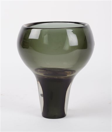 VASO in vetro Murano. XX secolo Misure: h cm 27