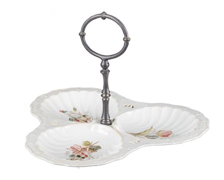 ANTIPASTIERA in porcellana bianca decorata a motivo floreale. Primi '900...