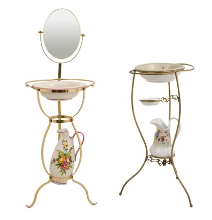 LOTTO composto da LAVABO con struttura in ottone, bacile versatoio e...