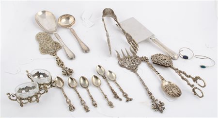 LOTTO composto da 6 CUCCHIAINI, 2 SALIERINE, CUCCHIAIO, PALETTA, MESTOLINO, 2...