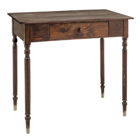 PICCOLO SCRITTOIO con cassetto centrale in abete. Sicilia primi '900 Misure:...