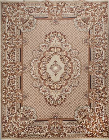 TAPPETO nazionale. XX secolo Misure: cm 328 x 245