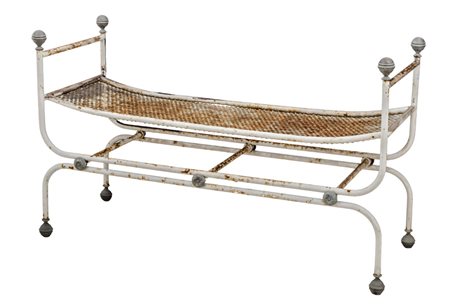 PANCHINA in ghisa (usure). XX secolo Misure: cm 111 x 44 x h 67