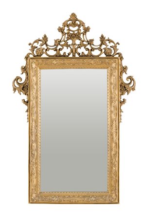 SPECCHIERA stile barocco in legno dorato. XX secolo Misure: cm 102 x 154