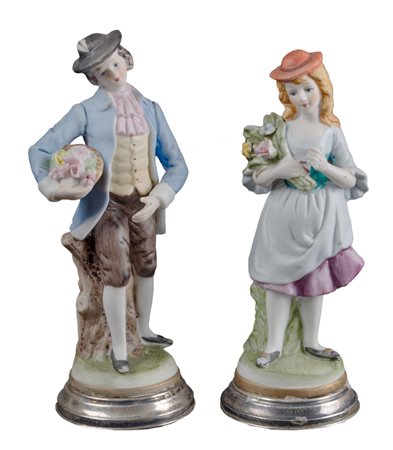 COPPIA SCULTURE in biscuit Capodimonte raffigurante "personaggi" con base in...