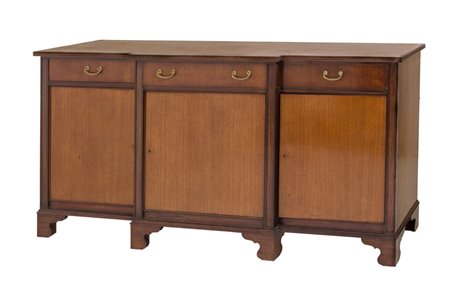 CREDENZA a tre ante e tre cassetti in mogano. Anni '60 Misure: cm 198 x 52 x...