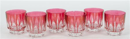 SEI BICCHIERI in cristallo nei toni del fucsia. XX secolo Misure: h cm 9