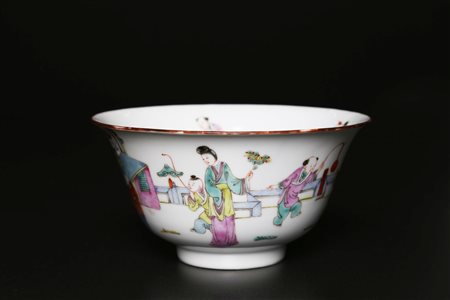 Arte Cinese Tazza in porcellana con decoro famiglia rosa Cina, dinastia Qing,...