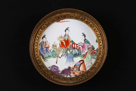 Arte Cinese Piccola ceramica famiglia rosa entro cornice francese in bronzo...