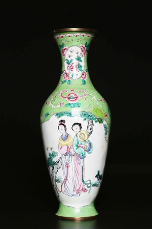 Arte Cinese Vaso smaltato Cina, dinastia Qing, fine XIX secolo. -. Cm 32,00....