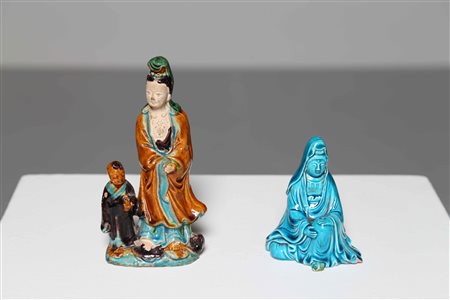 Arte Cinese Due Guanyin in porcellana Cina, XVIII - XIX secolo. -. Cm 17,00....