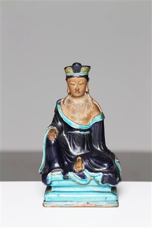 Arte Cinese Guanyin in terracotta smaltata di turchese e viola Cina, periodo...