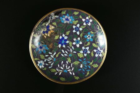 Arte Cinese Piattino cloisonné Cina, XIX secolo. -. Cm 14,00.