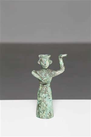 Arte Cinese Figura arcaica in bronzo Cina, periodo Dian, III secolo a.C. o...