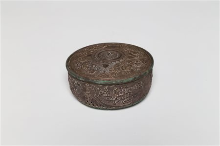 Arte Cinese Gabbia per grilli in argento sbalzato Cina, dinastia Qing, XIX...