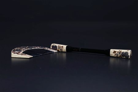 Arte Giapponese Yokogushi (pettine) e Kogai (spillone) Giappone, periodo...