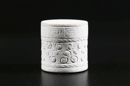 Arte Cinese Cilindro funerario in giada Han Cina, dinasta Han, II secolo AC -...