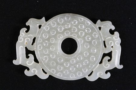 Arte Cinese Piccolo Pi in giada con draghi Cina, dinastia Qing, XIX secolo....