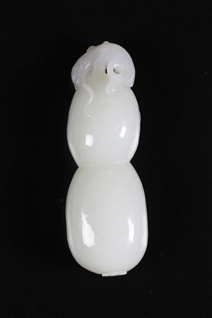 Arte Cinese Intaglio in giada bianca a forma di doppia zucca Cina, dinastia...